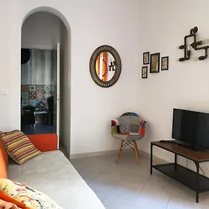 Casa 28 , Bolonia Italia
